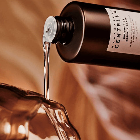 SKIN1004 - Madagascar Centella Probio-Cica Essence Toner - 210ml